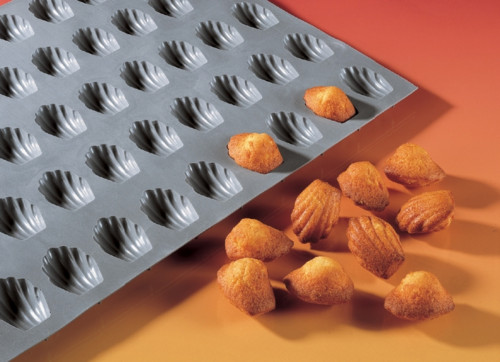 Plaque 30 mini madeleines silicone GN 1/3 30x17,6x1,1 cm Elastomoule De Buyer